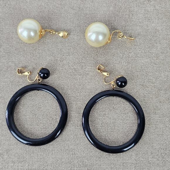 VTG 1960s 2 pair clip on earrings black hoops pearl Monet balls - Picture 1 of 4